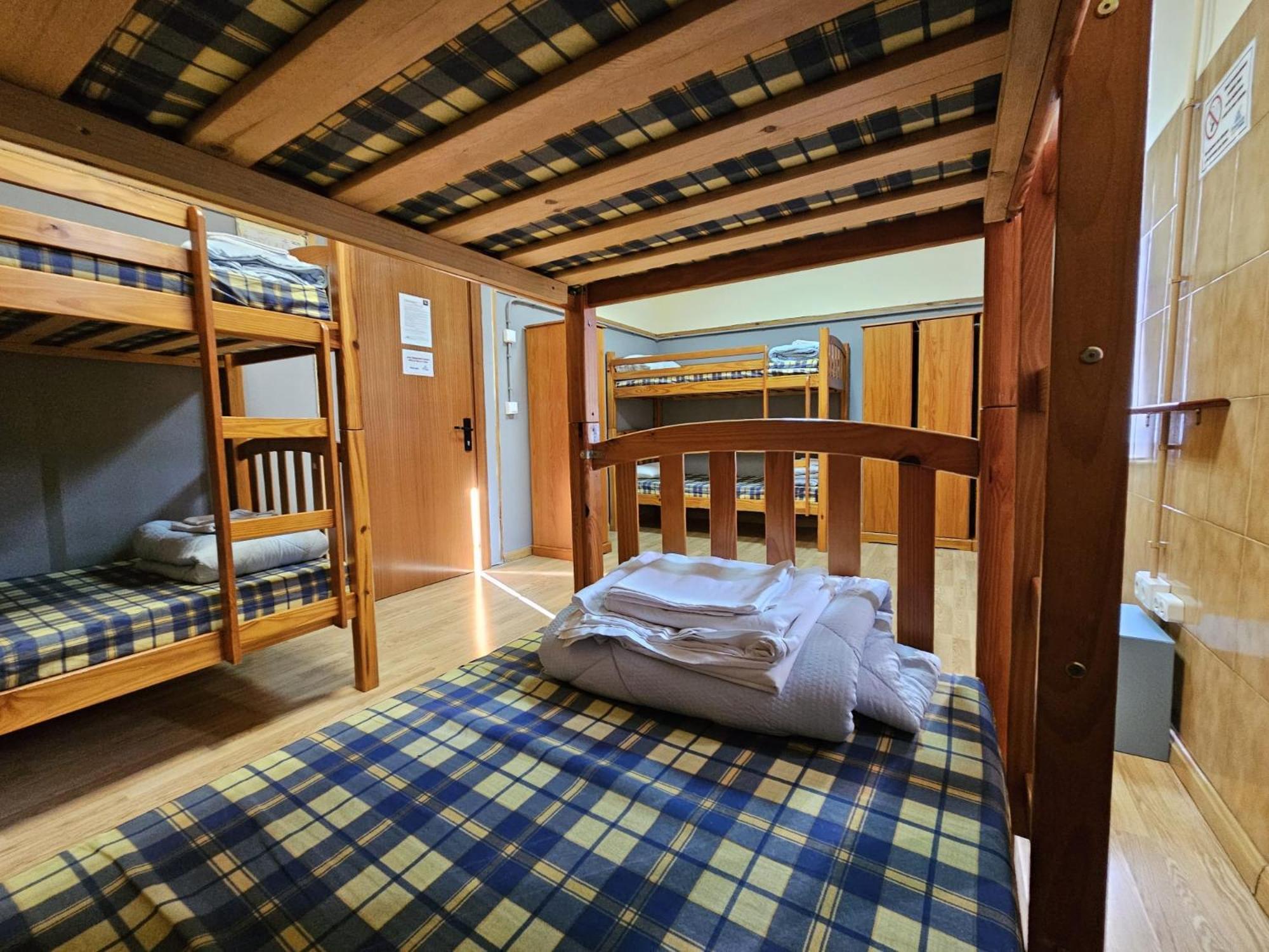 Albergue Pirenarium ซาบิญานิโก ภายนอก รูปภาพ